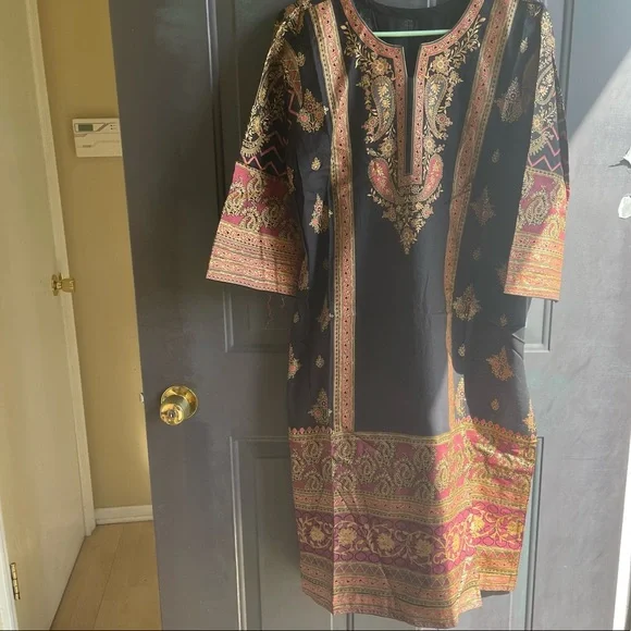 Néw beautiful Pakistani Indian dress - Picture 4 of 5